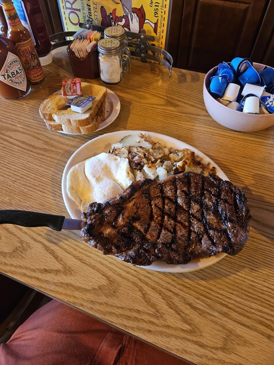 Ribevesteak & Eggs
