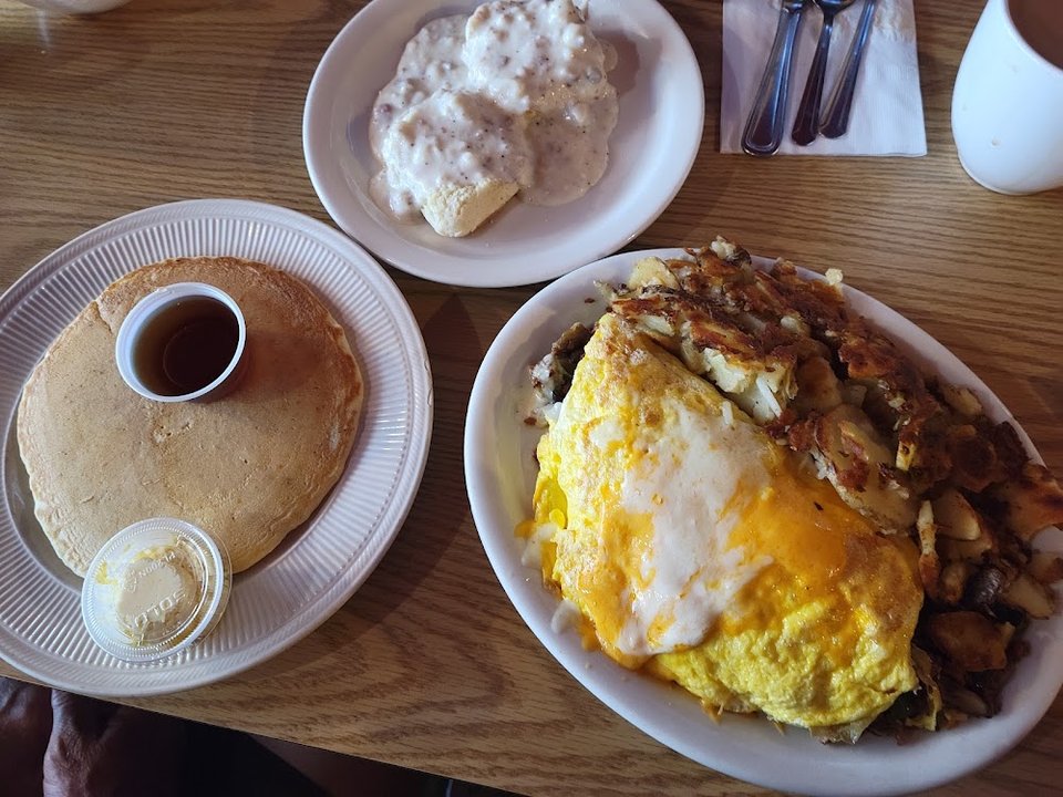 Big Kahuna Omelet with Home Fries Potatoes